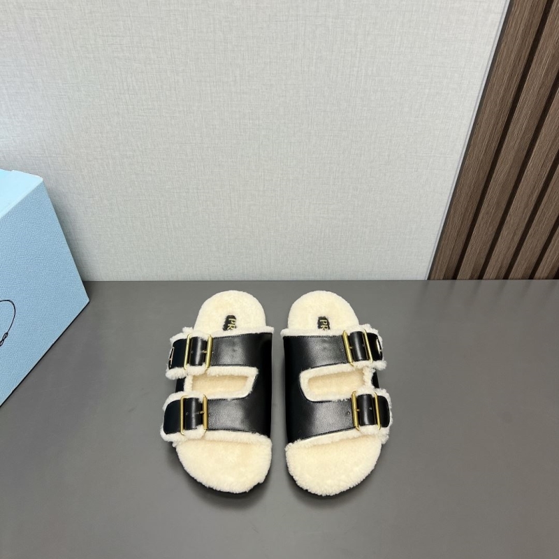 Pra*a slippers